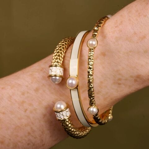 Cabochon Pearl & Gold Push-On Bangle