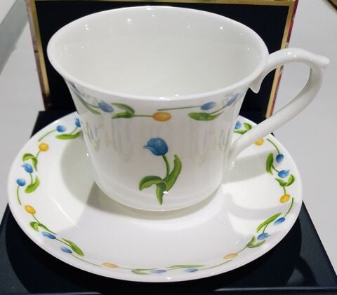 Istanbul Tulip Tall Teacup And Saucer