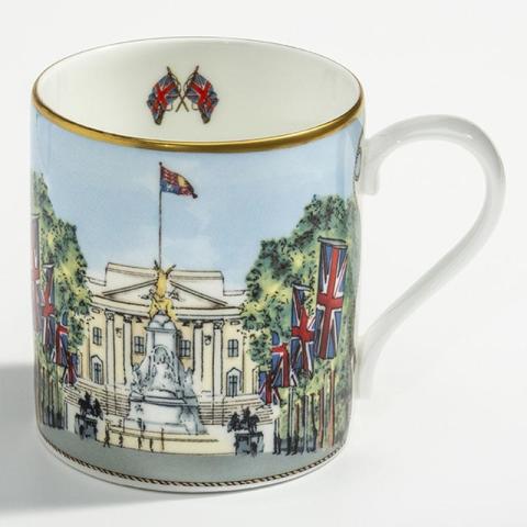 Buckingham Palace View Down the Mall - Mug